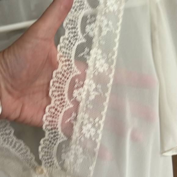 Short sleeve sheer top, size small - Picture 4 of 5